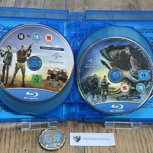 Tremors (Ultimate)_disc art2.jpg
