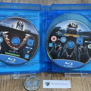 Tremors (Ultimate)_disc art1.jpg