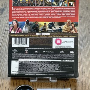 Tremors (Ultimate)_back.jpg