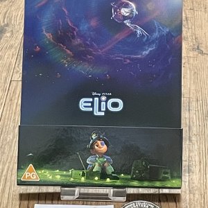Elio_front_unsealed.jpg