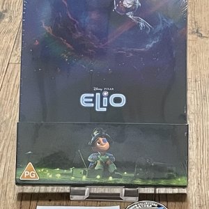 Elio_front_sealed.jpg