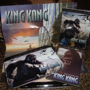 30. DVD Tin with Poster