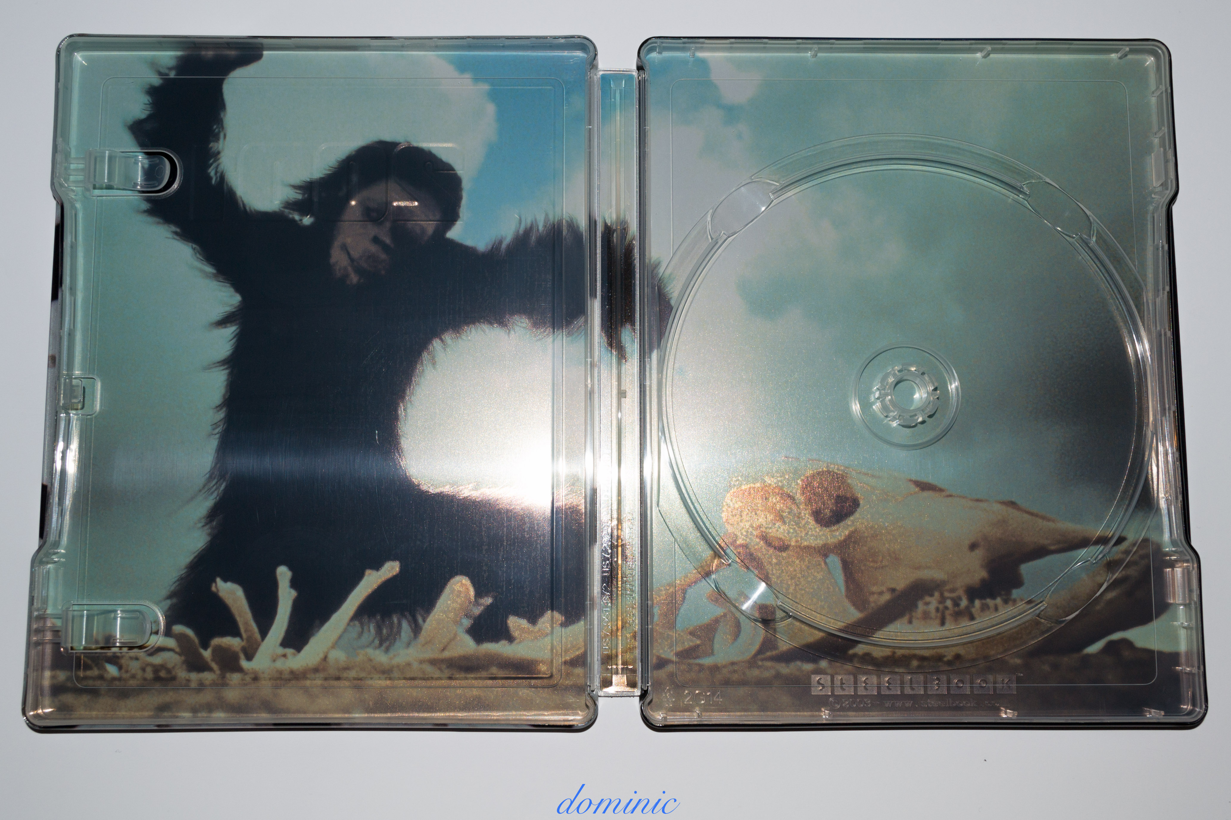 2001 A Space Odyssey (Zavvi Exclusive) - Inside.jpg