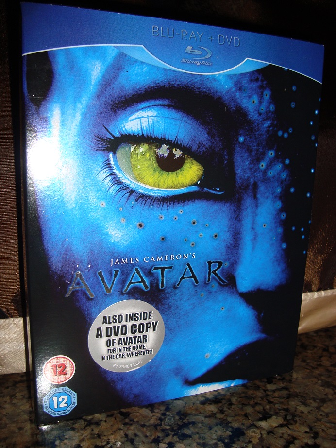 21. Avatar UK Blu Ray and DVD Combo