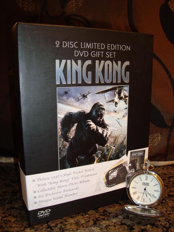 28. Gift Set with Pocket Watch