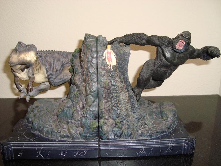 3. Kong Bookends