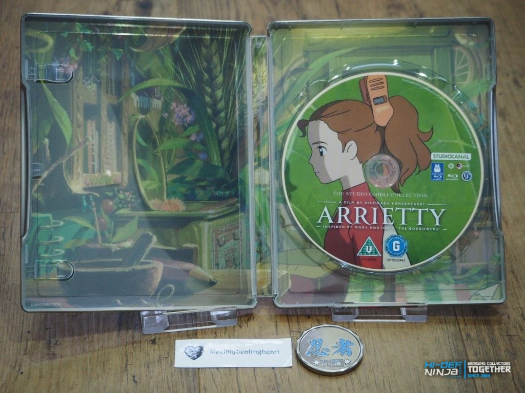 Arriettty_zavvi_steelbookinside.jpg