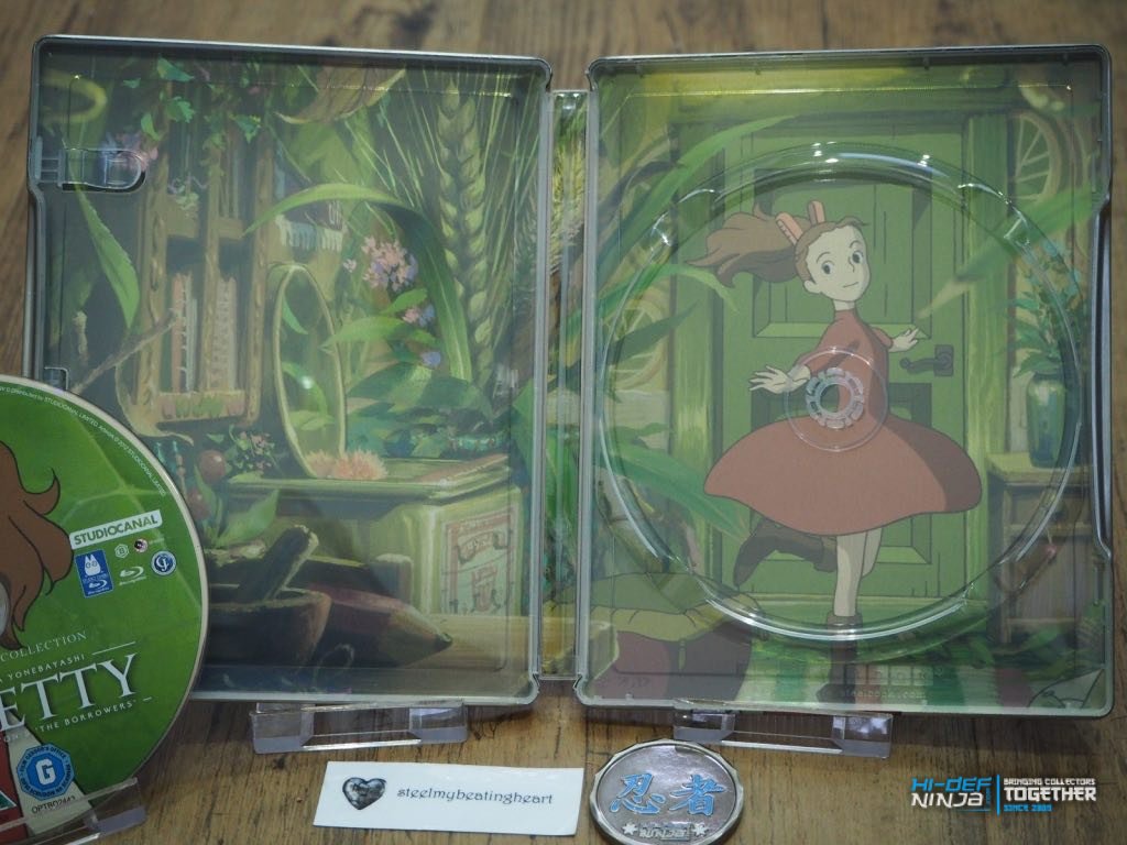 Arriettty_zavvi_steelbookinside_art.jpg