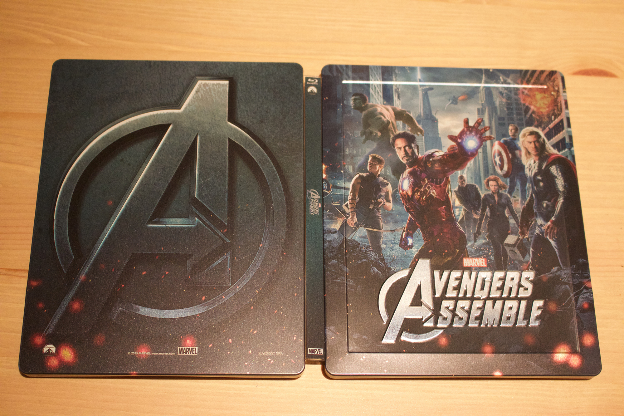 Avengers Assemble Zavvi UK Lenticular Magnet Edition - Case