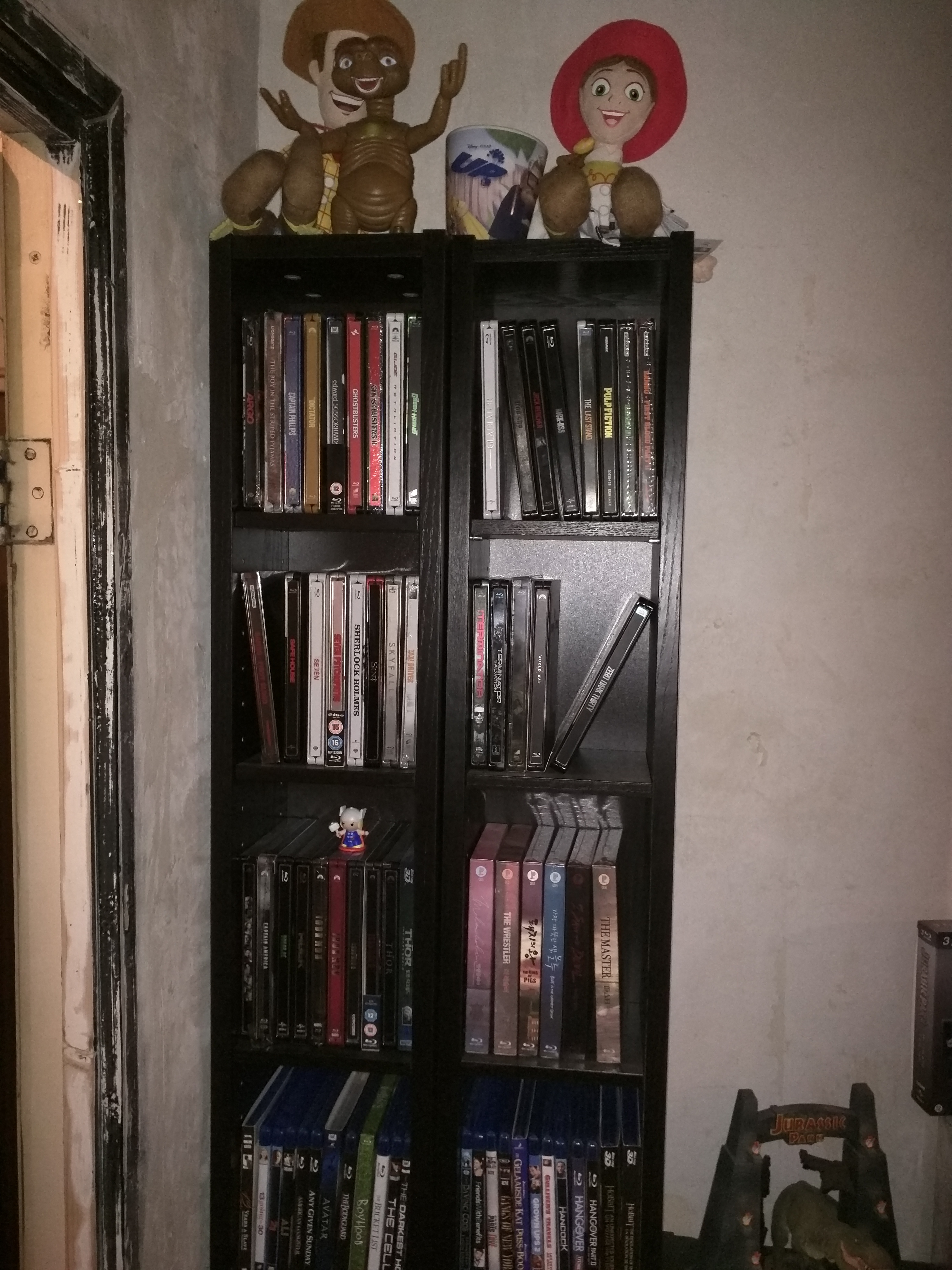 Cabinet with steels
