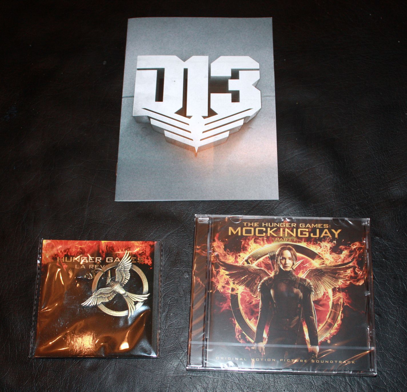 CD - Booklet - Pins