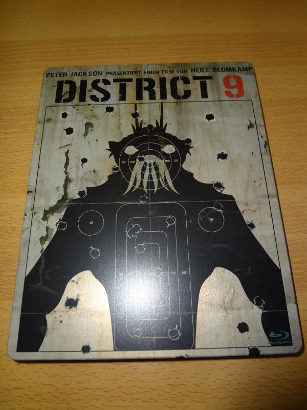 District 9 German Steelbook Front