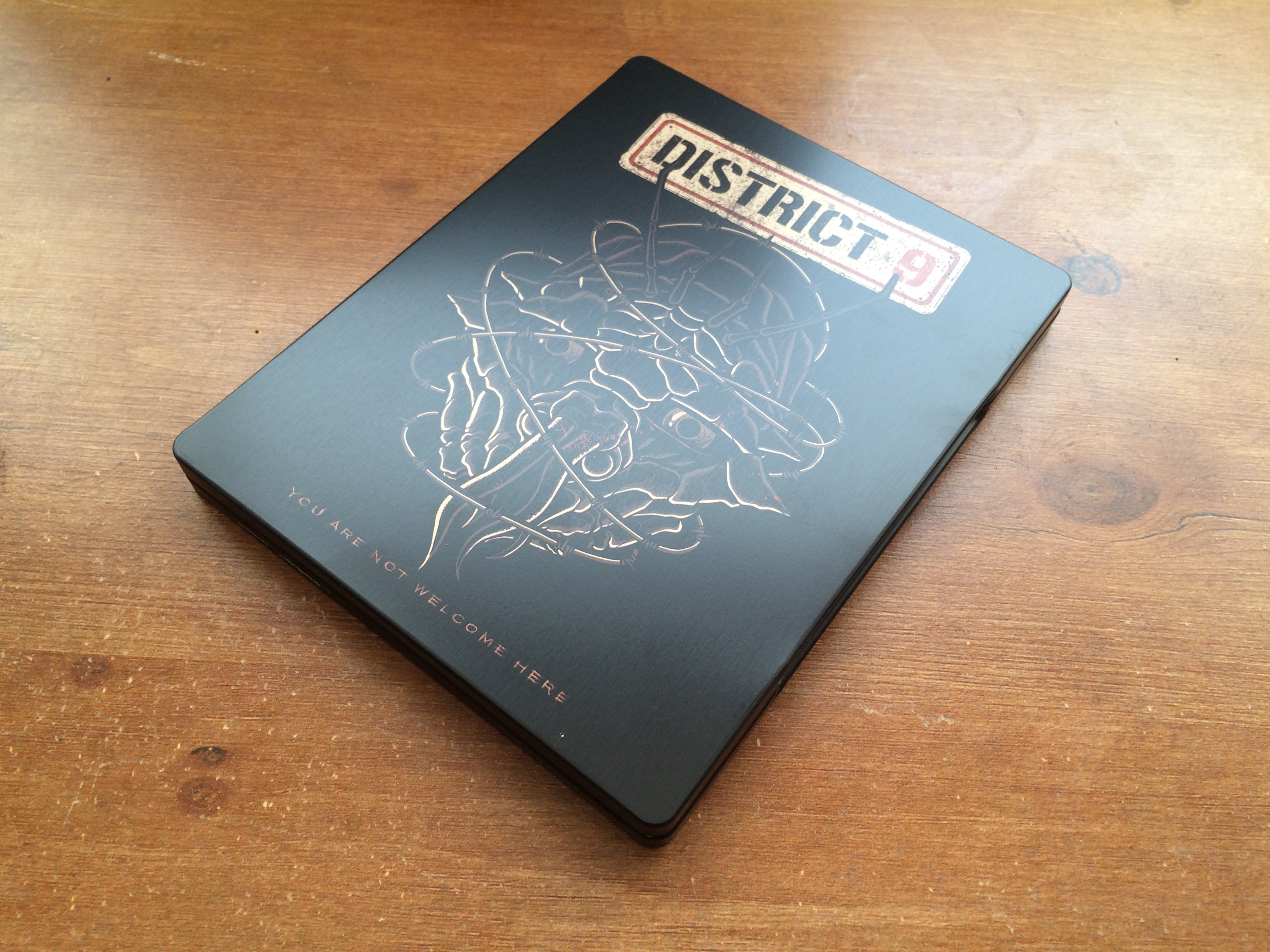 District 9 Zavvi Exclusive Steelbook