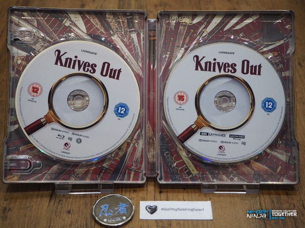 KnivesOut_zavvi_inside.jpg