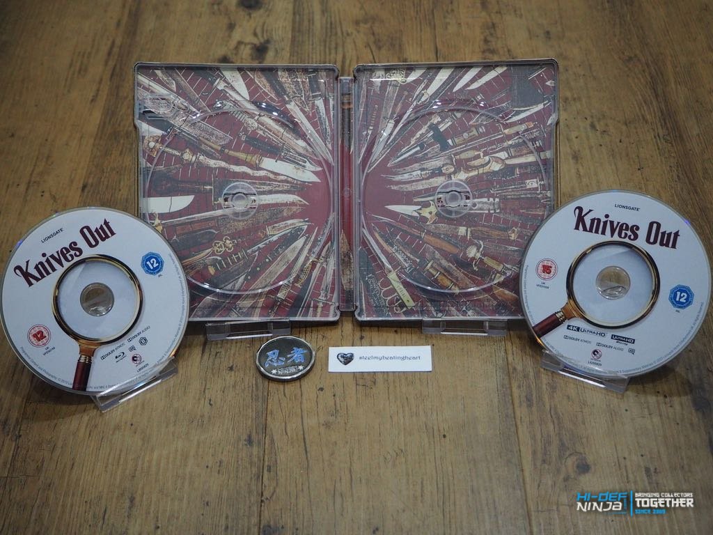 KnivesOut_zavvi_inside2.jpg