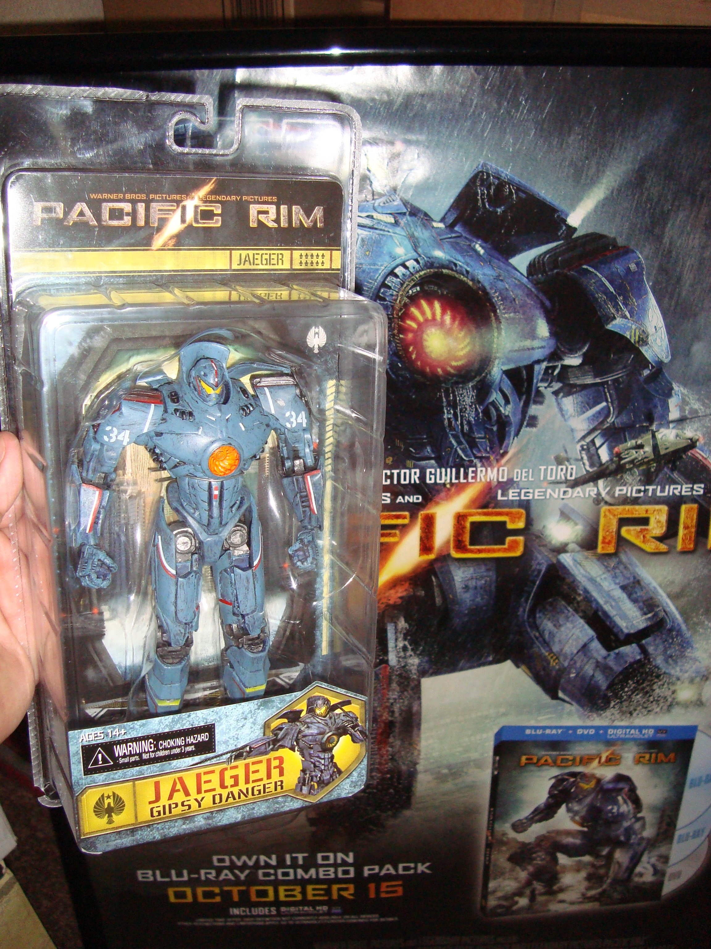 NECA_Gipsy Danger_1
