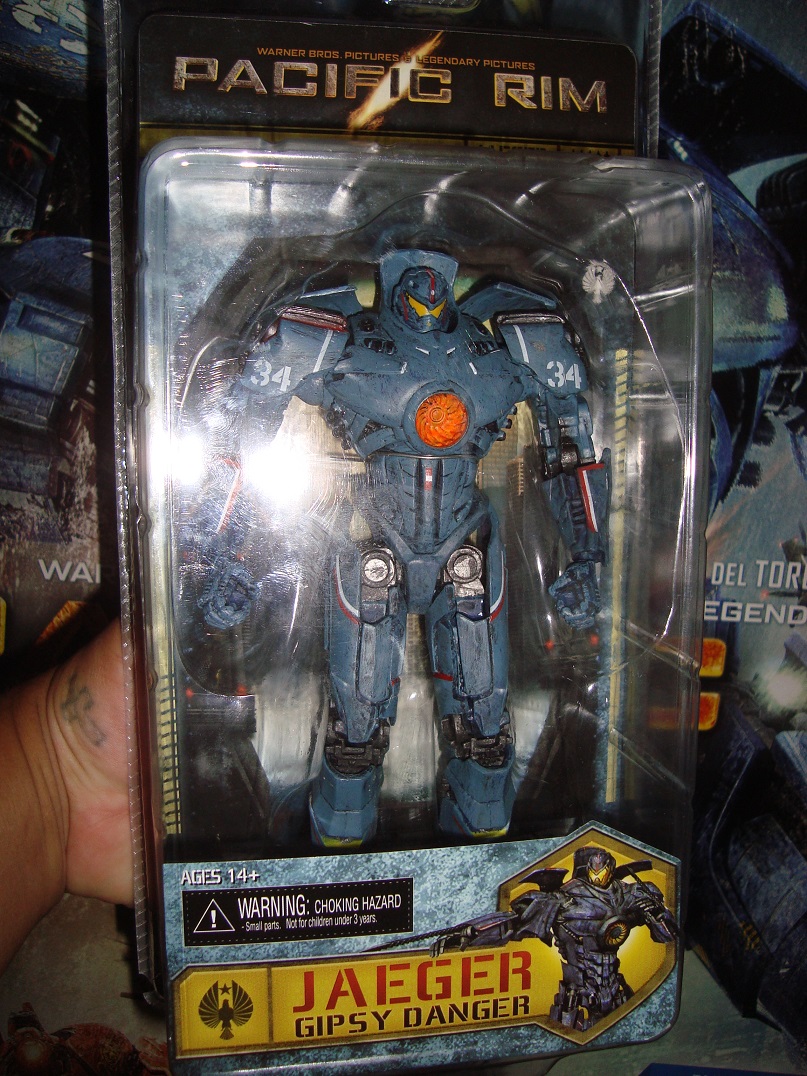 NECA_Gipsy Danger_2