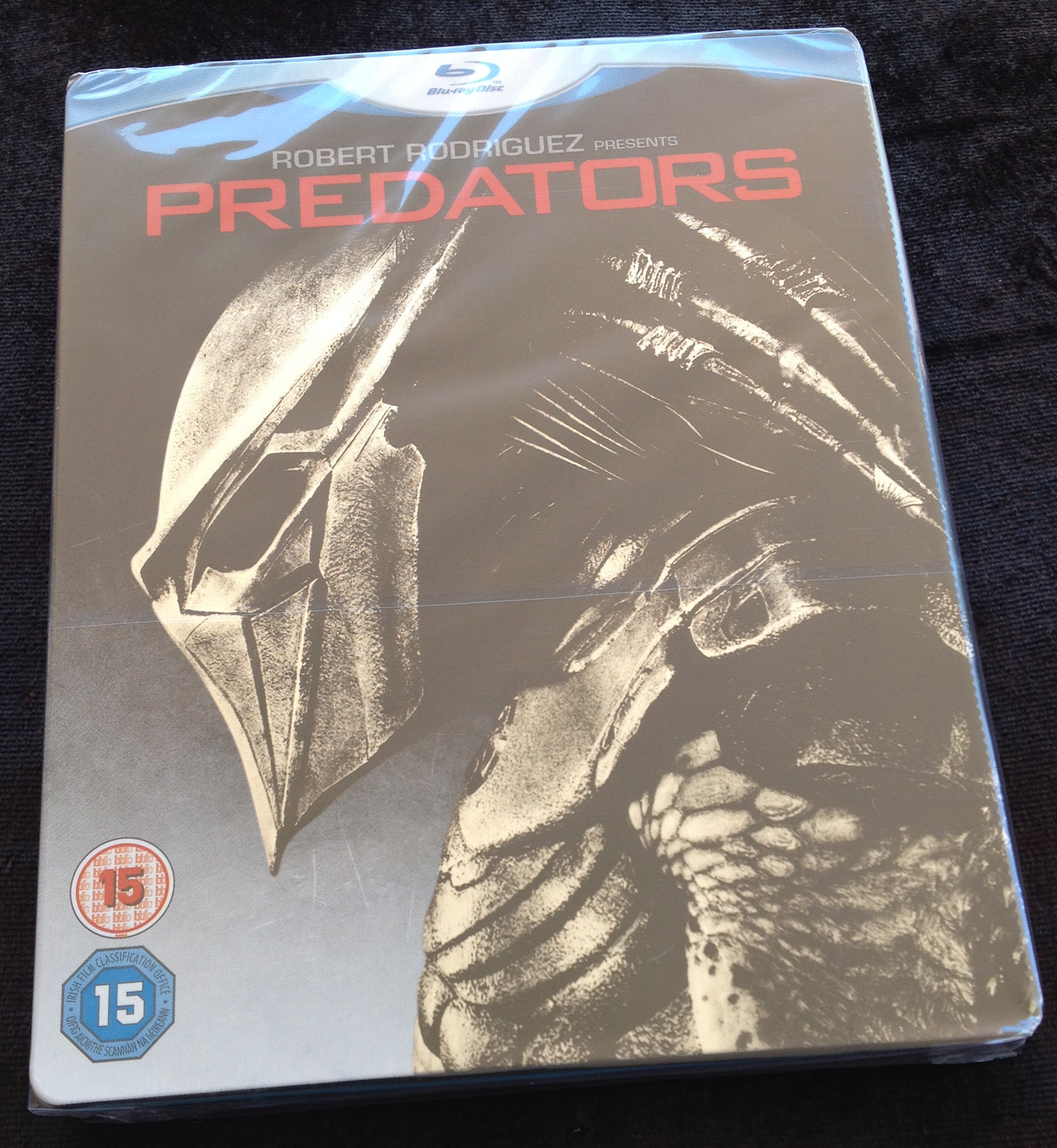 PREDATORS (Play.Com, UK)