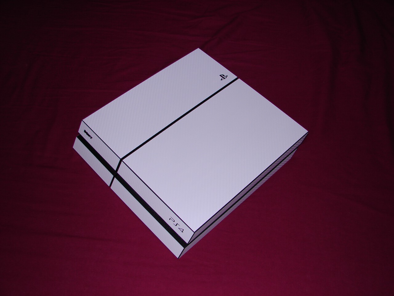 PS4 (White Carbon Fibre Skin)