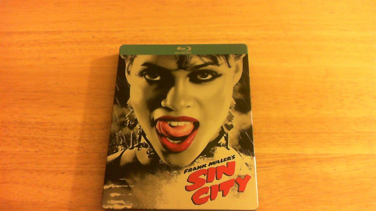SIN CITY CANADIAN STEELBOOK (1)