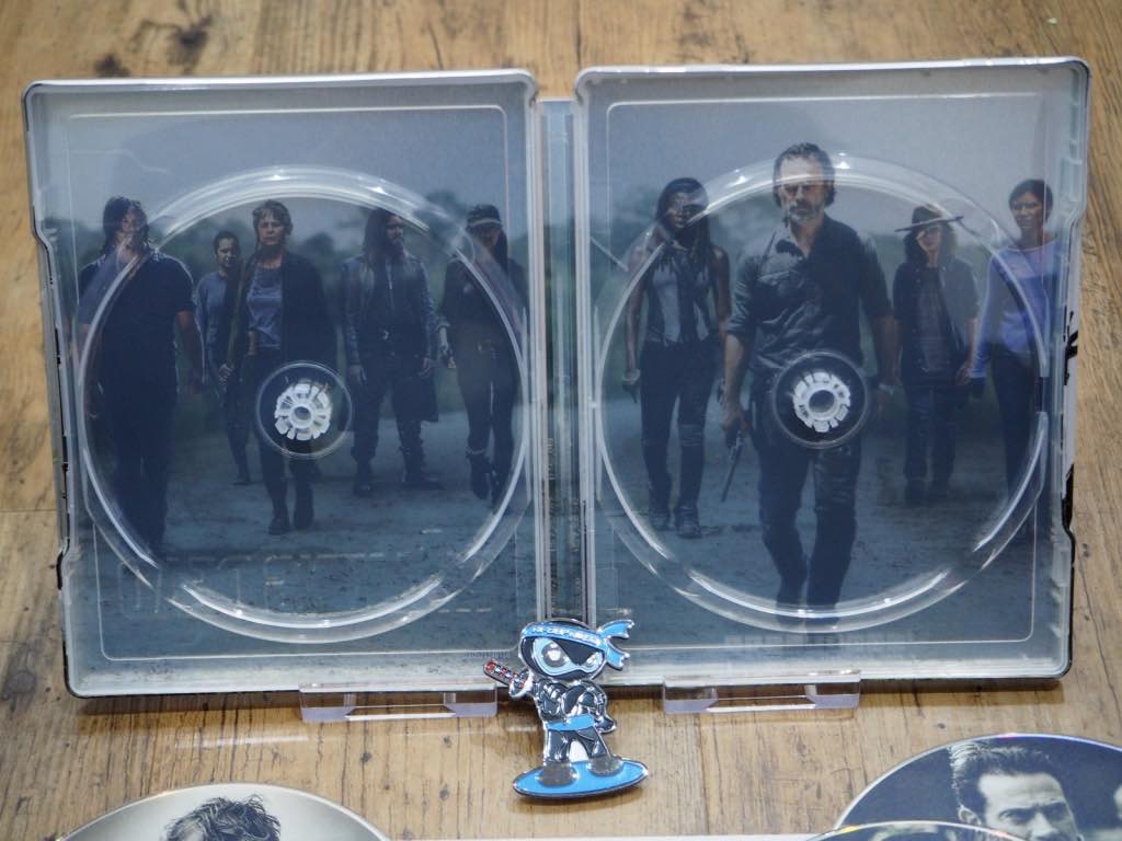 TheWalkingDead7_steel_inside_art