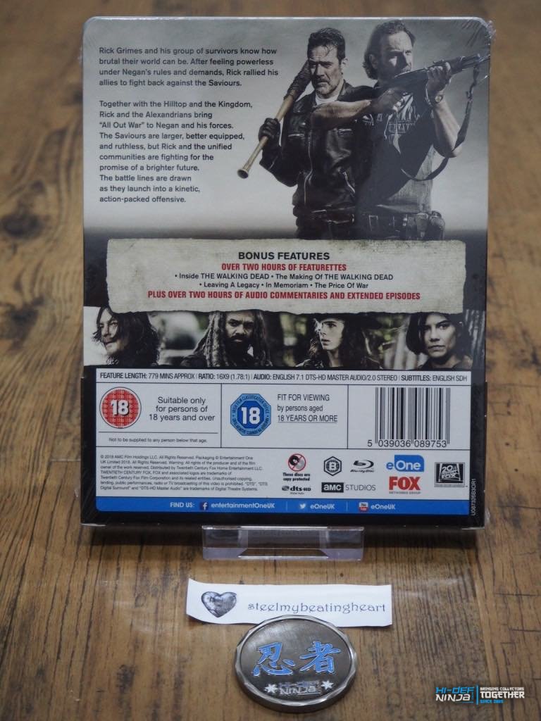 WalkingDead8_zavvi_wrappedback.jpg