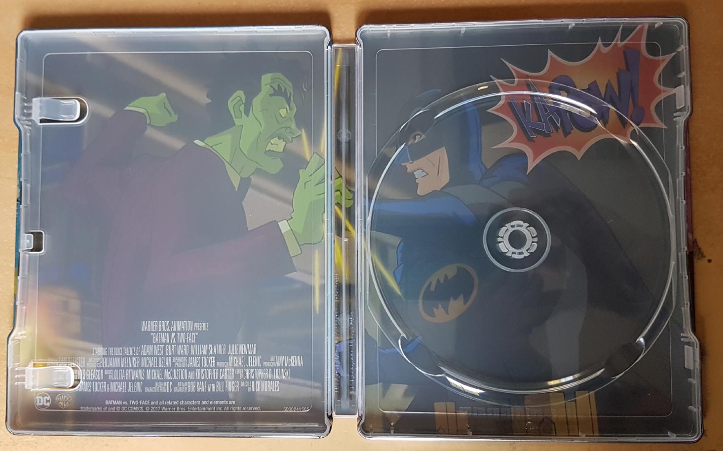 Batman-vs-Two-Face-steelbook-4.jpg