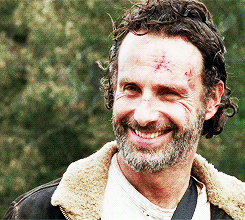 tumblr_n2ydn9MmOb1rkbi4ao1_r1_250.gif
