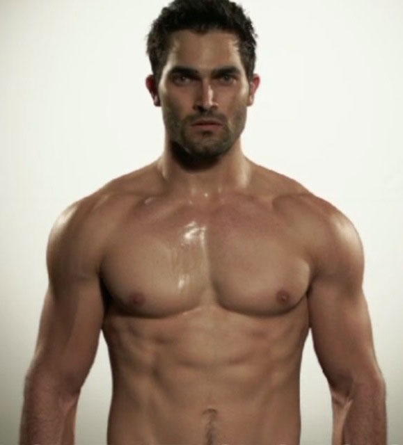 Tyler-Hoechlin-shirtless-body.jpg