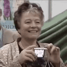 picture-accidental-selfie.gif