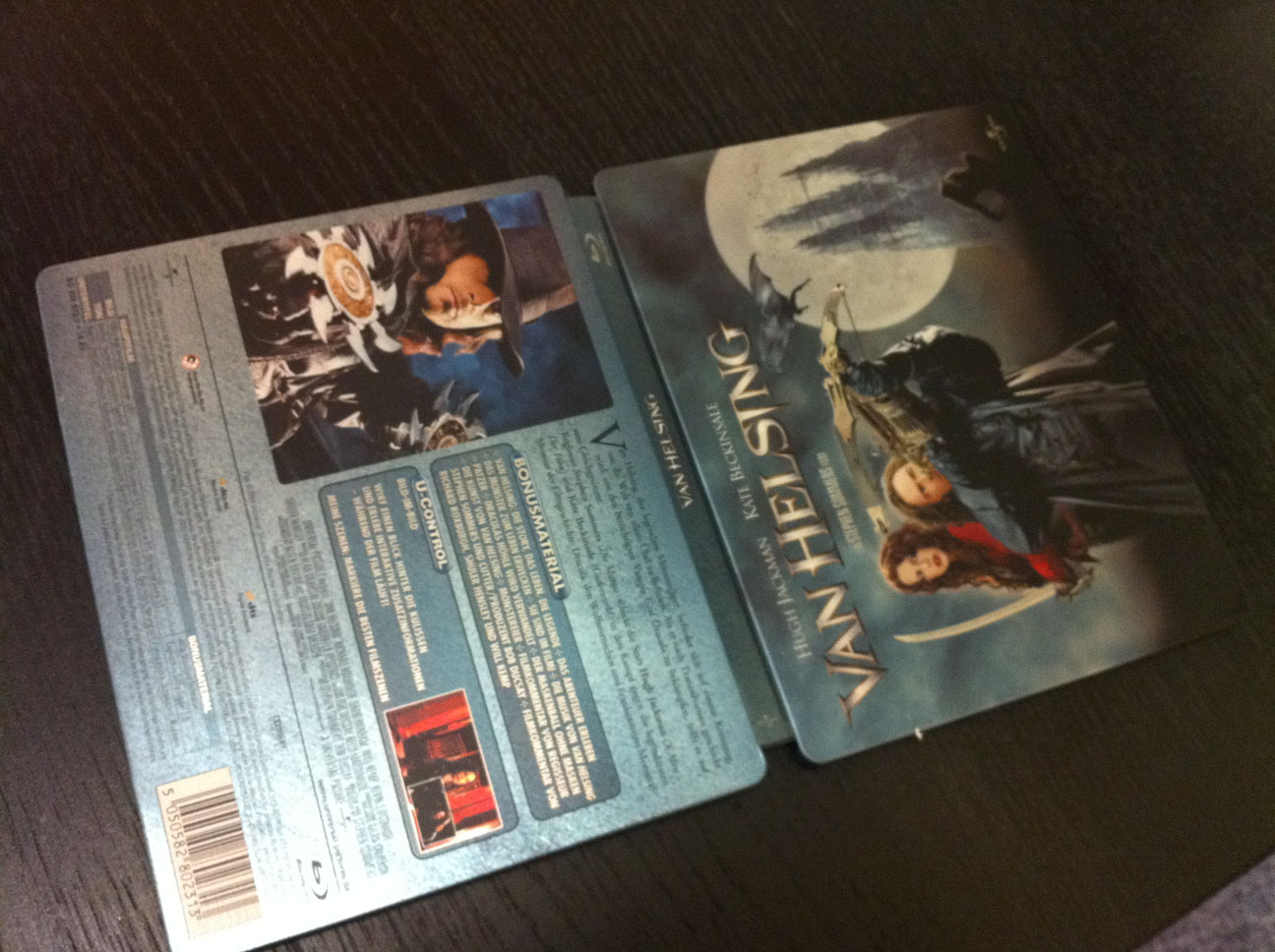 van-helsing-steelbook-2.jpg