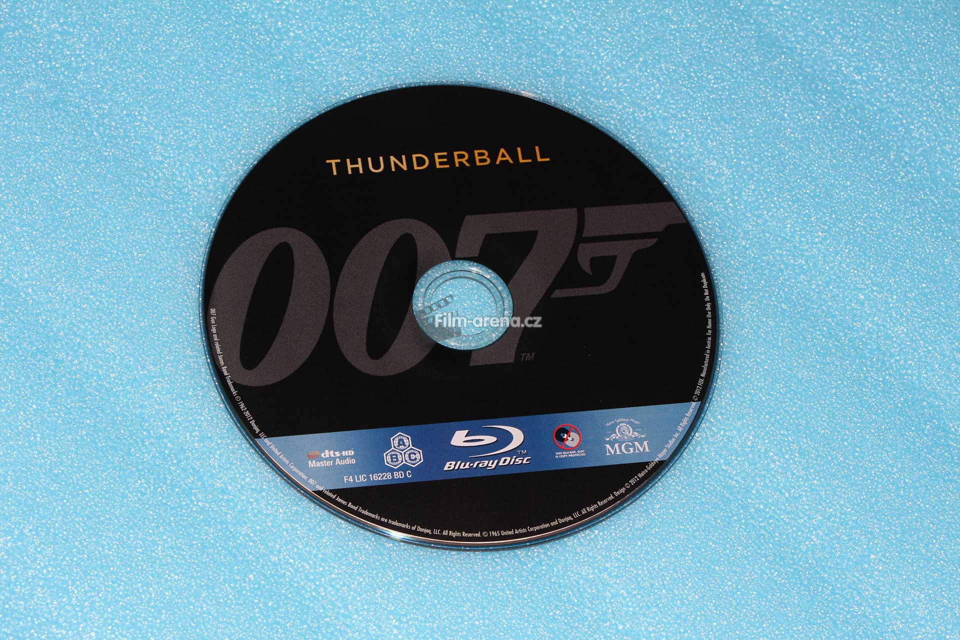 1965_thunderball_06.jpg