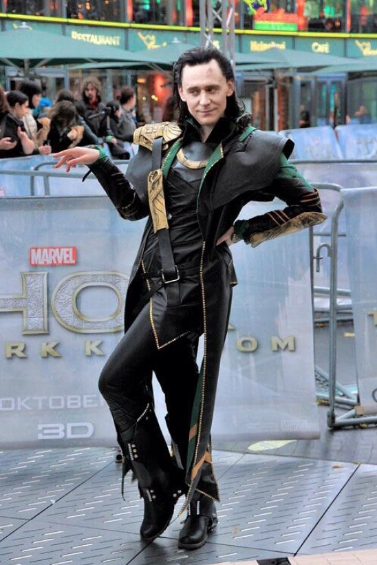 funny-picture-loki-being-fabulous.jpg