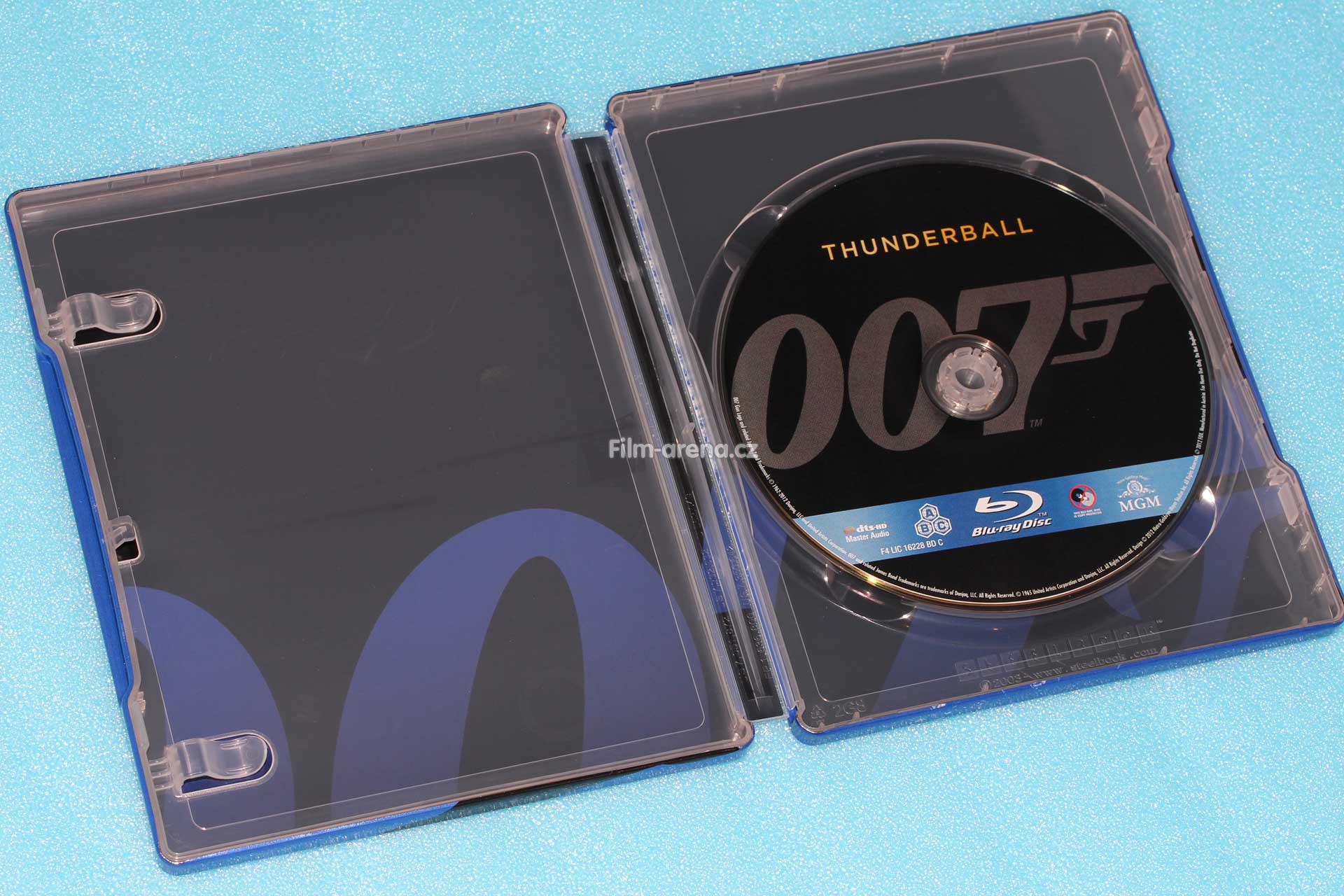 1965_thunderball_04.jpg