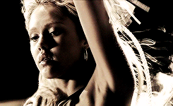 tumblr_mwsbirAuWr1qgf2sco4_r1_250.gif