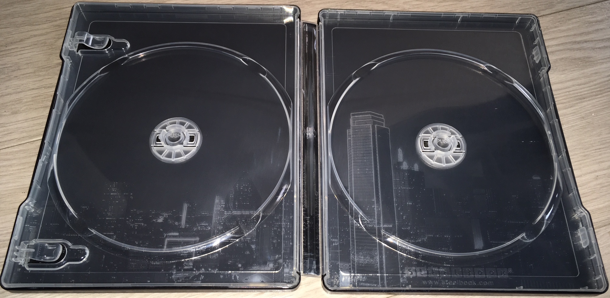The-Villainess-steelbook-fr-2.jpg