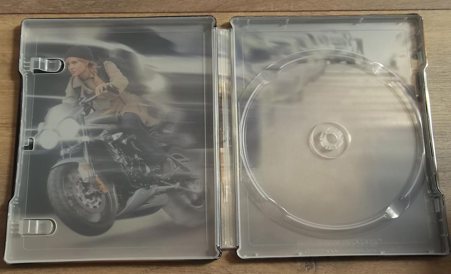 Salt-steelbook-2.jpg