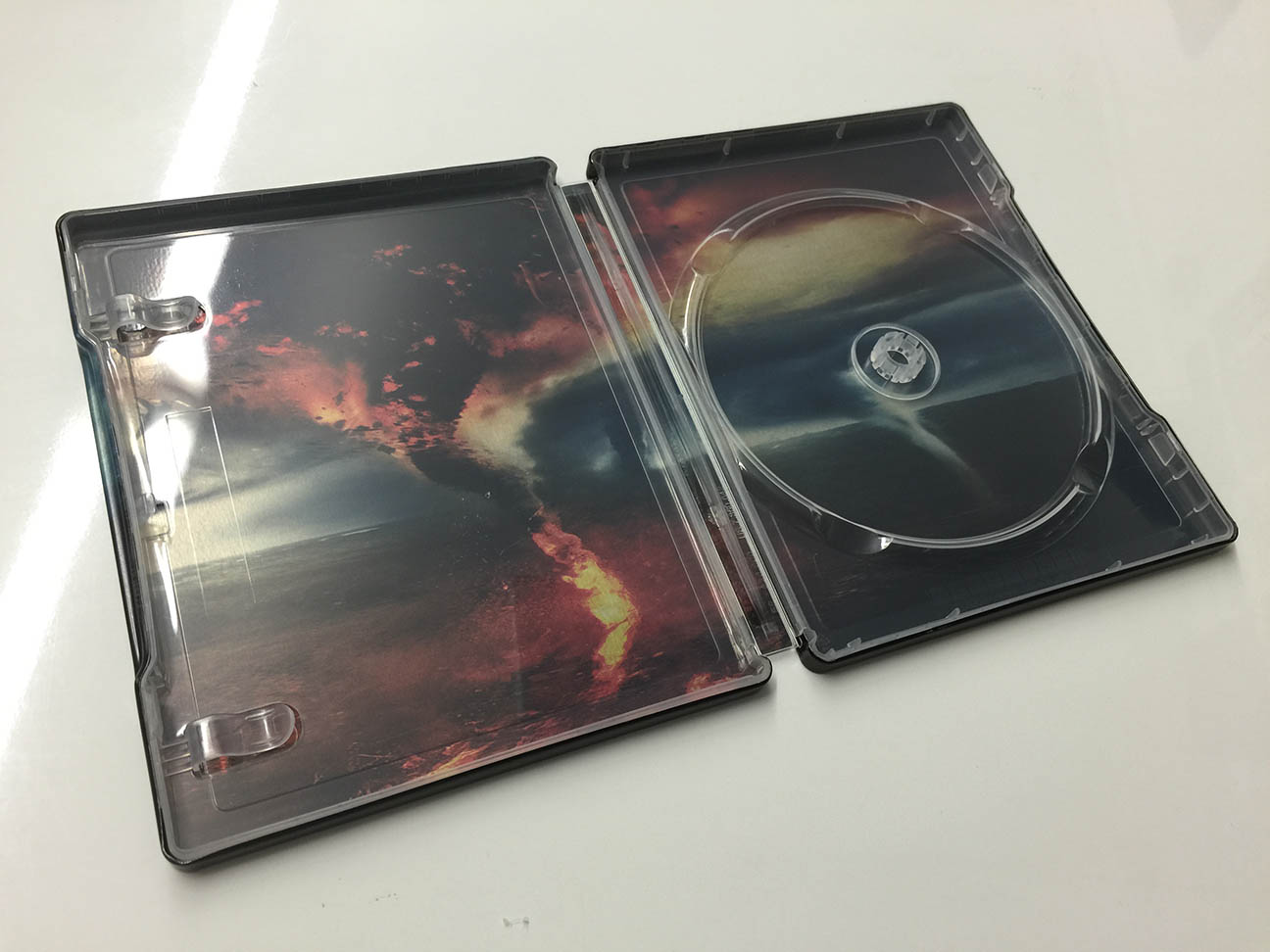 black-storm-steelbook-france-5.jpg