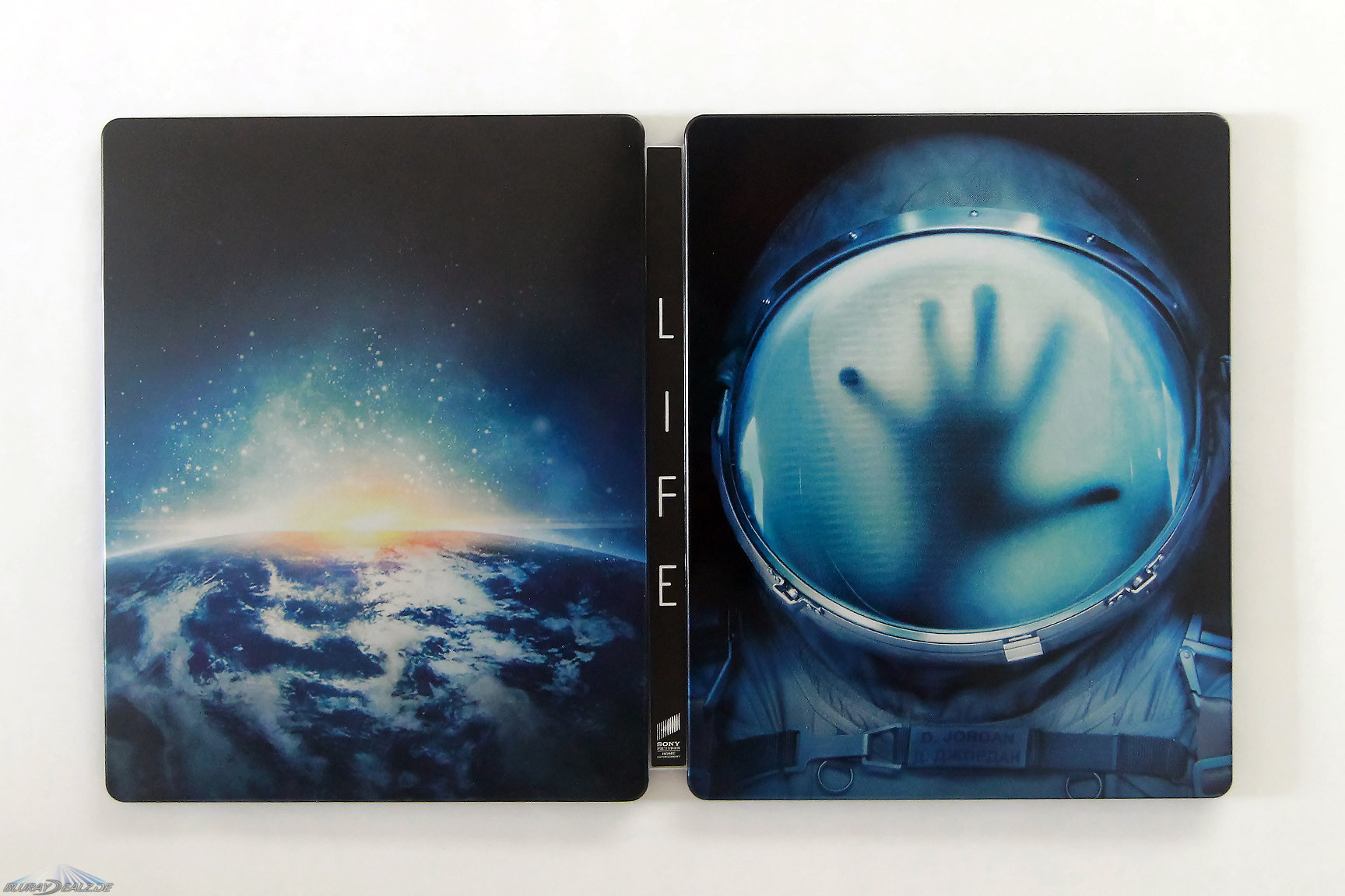 Life-Steelbook-07.jpg