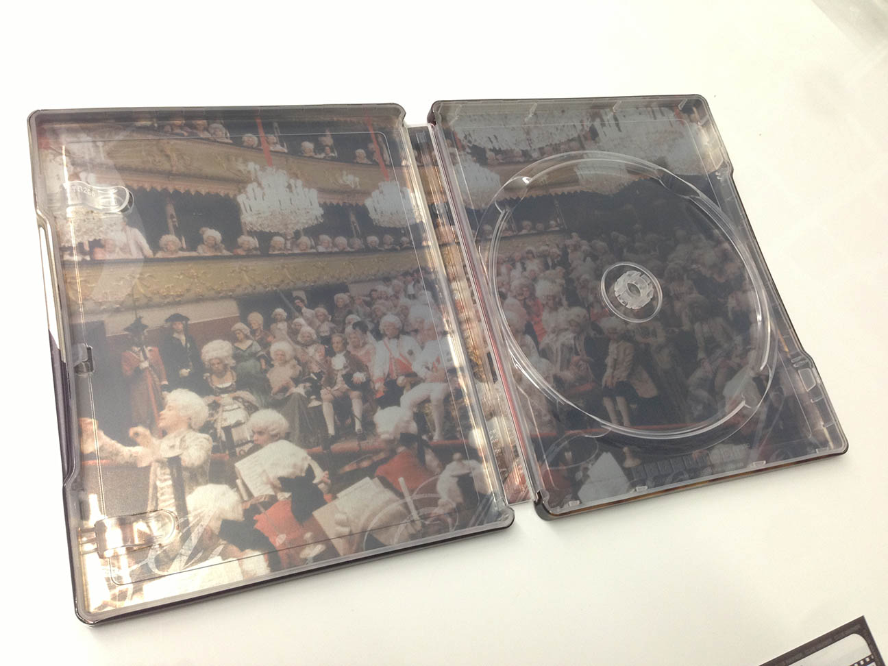 amadeus-steelbook-4.jpg