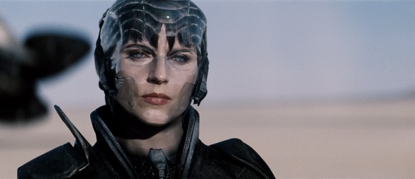 Antje-Traue-in-Man-of-Steel-585x253.jpg