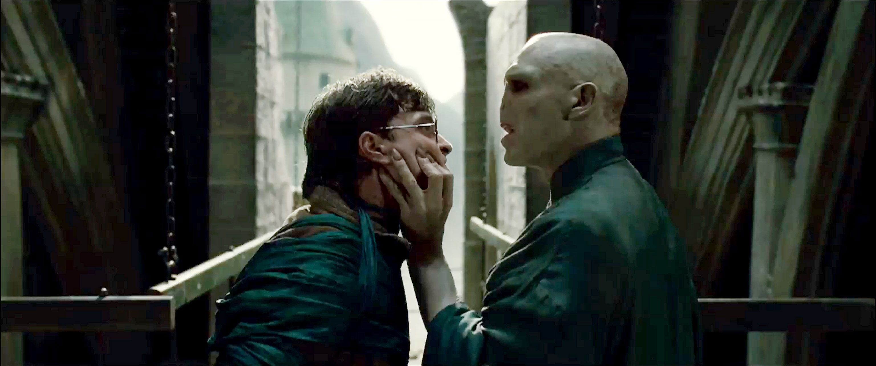 harry_potter_and_the_deathly_hallows_part_2_movie_image_daniel_radcliffe_ralph_fiennes_01.jpg