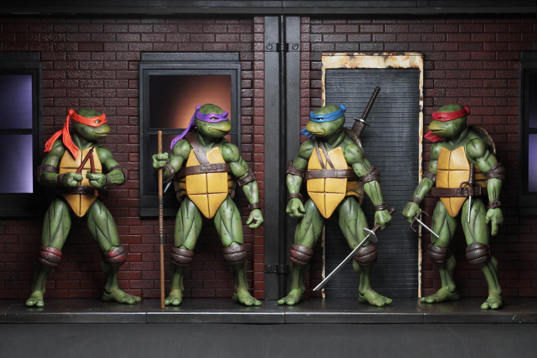 SDCC-2018-TMNT-1990-Figures-and-Dio-011-928x483.jpg