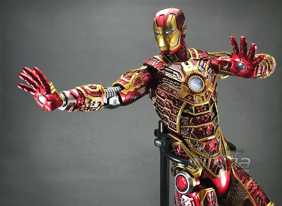 hot toys bones